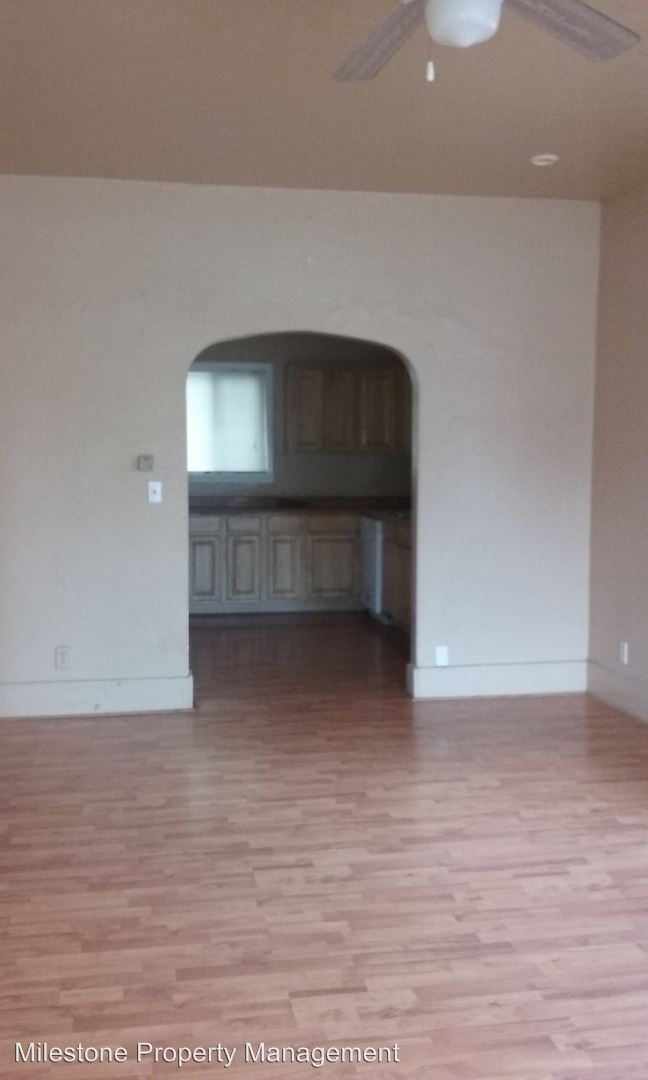 Building Photo - 819 Orr St