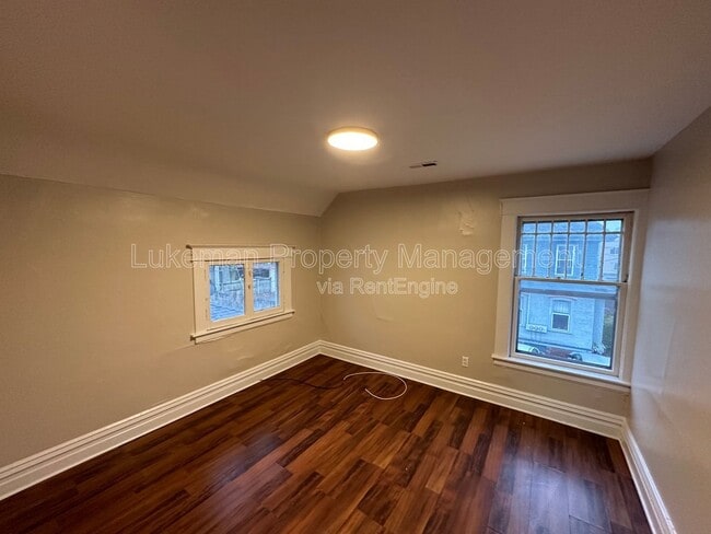 Building Photo - 517 Walnut Ct