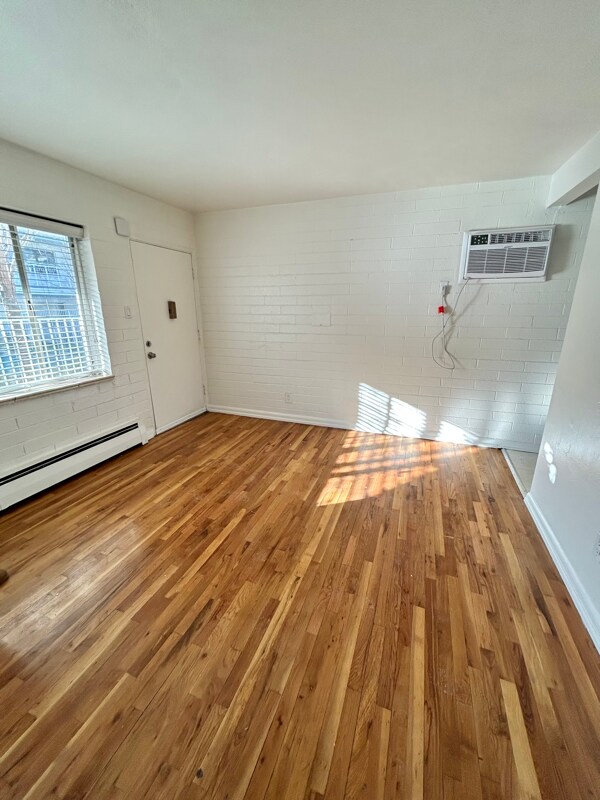 Building Photo - 5280 W 17th Ave