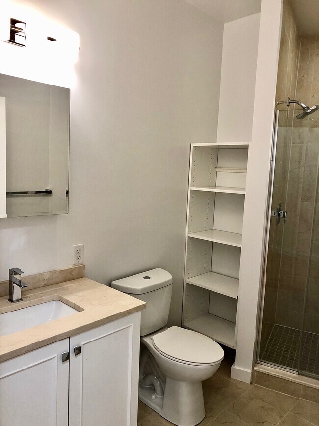 Foto del edificio - 24 Monmouth Ct