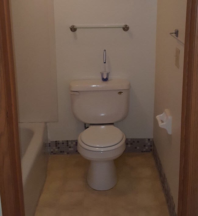 Building Photo - Studio/1 Bath