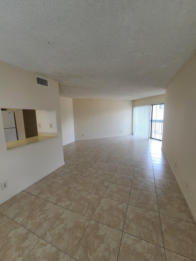 1850 N Congress Ave Unit 302, West Palm Beach, FL 33401 Condo for