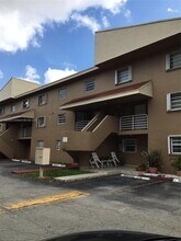 Building Photo - 2726 W 60th St