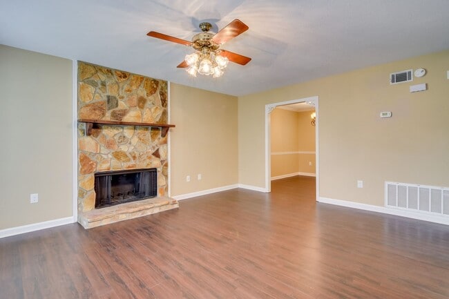 Building Photo - 3 Bedroom 2 Bath Columbia County Available