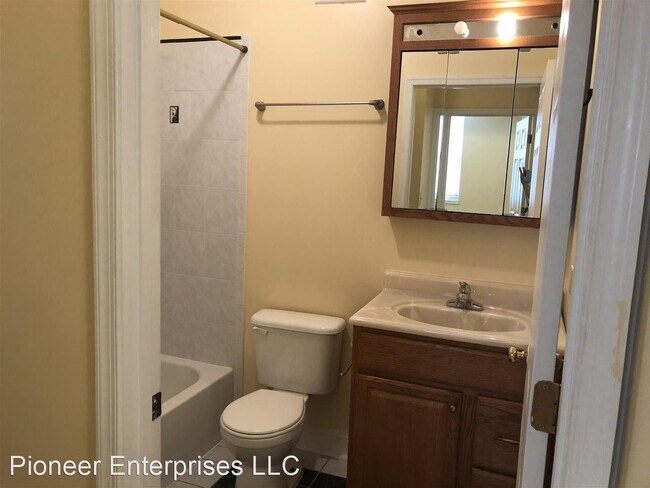 Foto del edificio - 422 W Franklin St