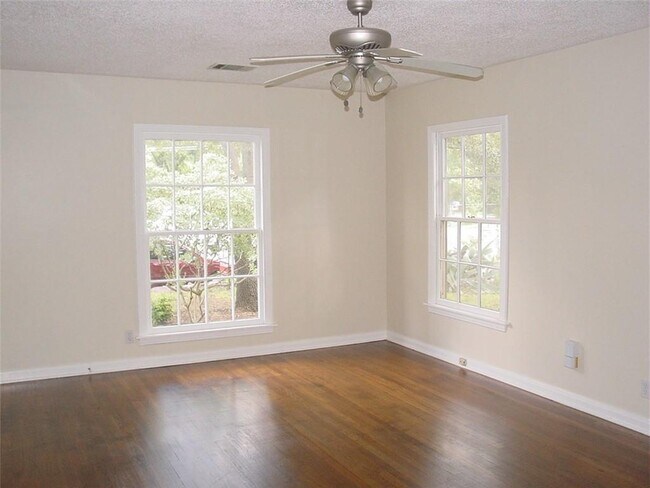 Building Photo - 2109 Prather Ln