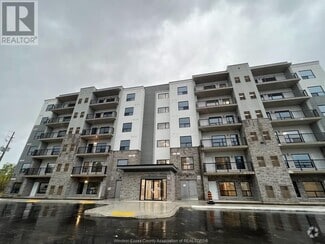 Building Photo - 3370 Stella Crescent