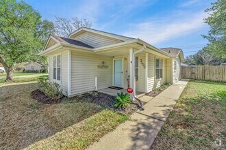 Building Photo - 3400 Timberline Ct
