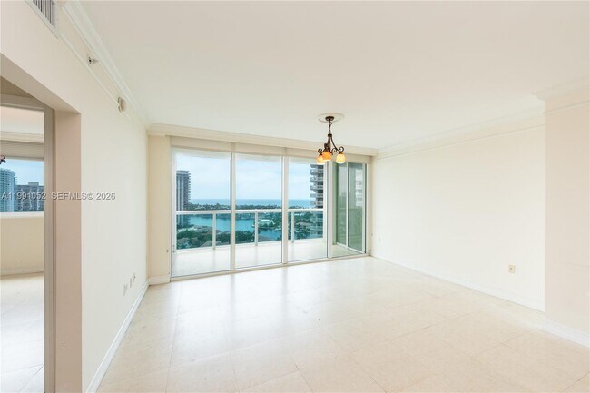 Foto del edificio - 19400 Turnberry Way