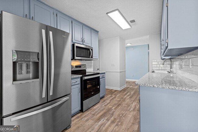 Foto del edificio - 484 Creek Crossing Ct