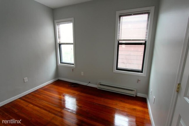 Building Photo - 358 Princeton St