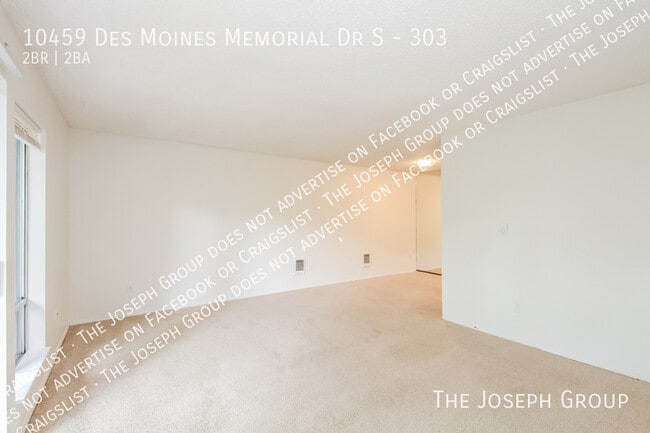 Building Photo - 10459 Des Moines Memorial Dr S