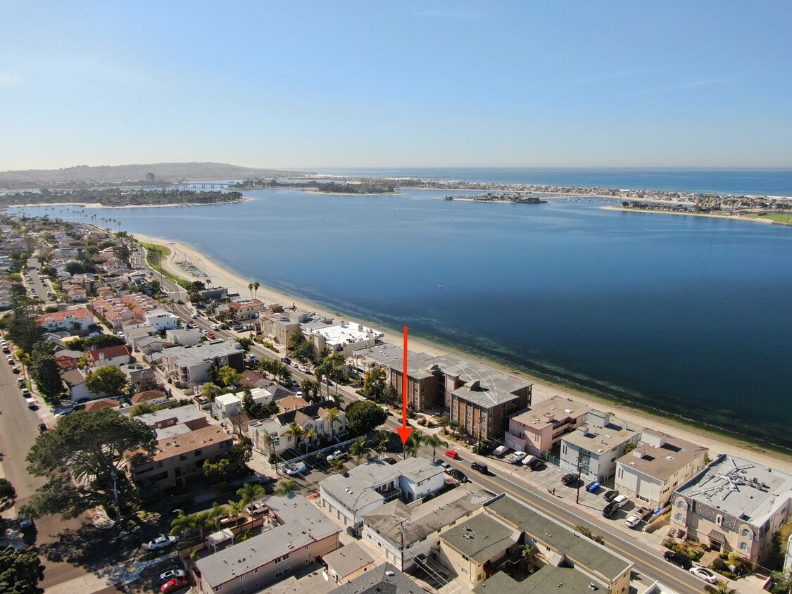 Foto principal - Spacious 1 Bedroom with Parking | Just One...
