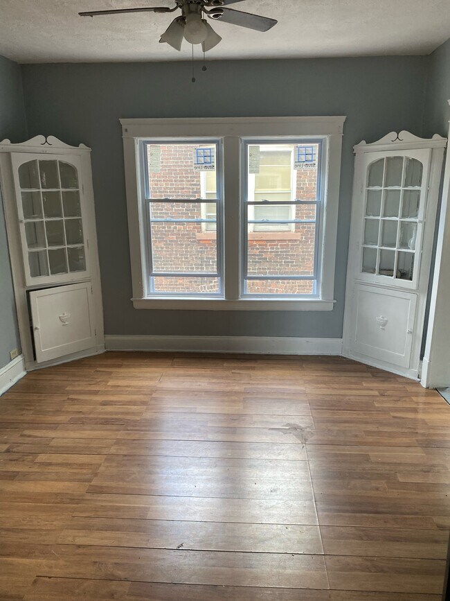Dining room - 1834 Marloes Ave