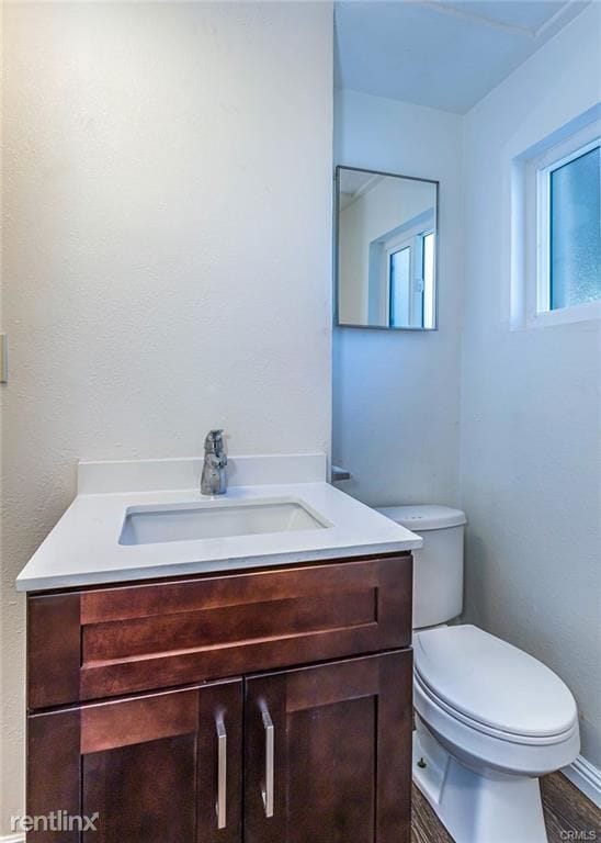 Building Photo - 1 br, 1 bath Triplex - 3644 Van Buren Blvd...