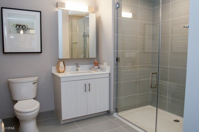 Foto del edificio - 999 S State St