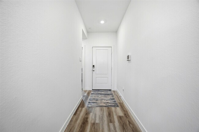 Building Photo - 9522 Wall St