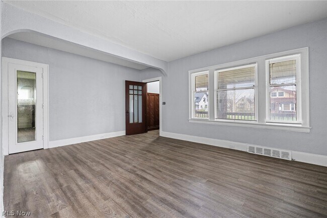 Foto del edificio - 3455 E 121st St