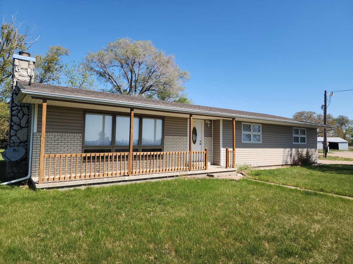 Primary Photo - HOUSE - Blue Farm