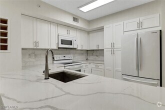Building Photo - 1220 Wildwood Lakes Blvd
