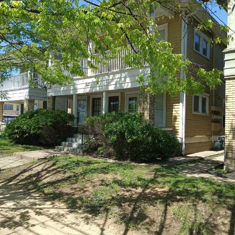 Photo - 633 West Ormsby Avenue
