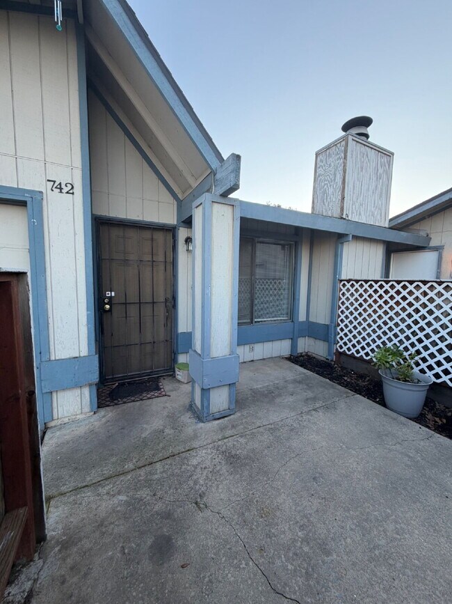 Photo - North Merced Near the college-Spacious 2-Bedroom Duplex Retreat: Modern Comfort with 2 Full Baths... Apartment