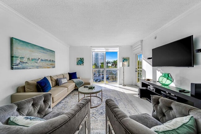 Building Photo - 3901 S Ocean Dr