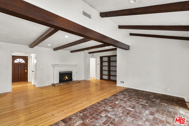 Building Photo - 4506 Nagle Ave