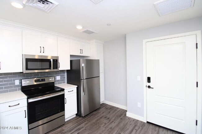 Foto del edificio - 475 N 9th St