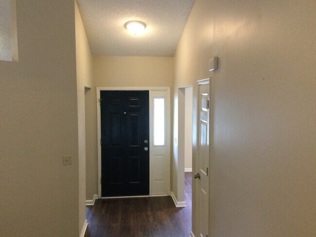 Building Photo - 2175 E Hovington Circle
