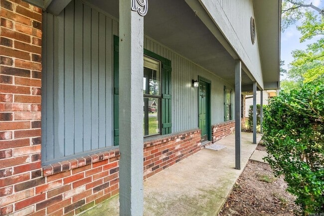 Foto del edificio - 19 Oak Forest Dr