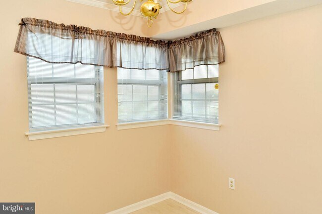 Foto del edificio - 8378 Montgomery Run Rd