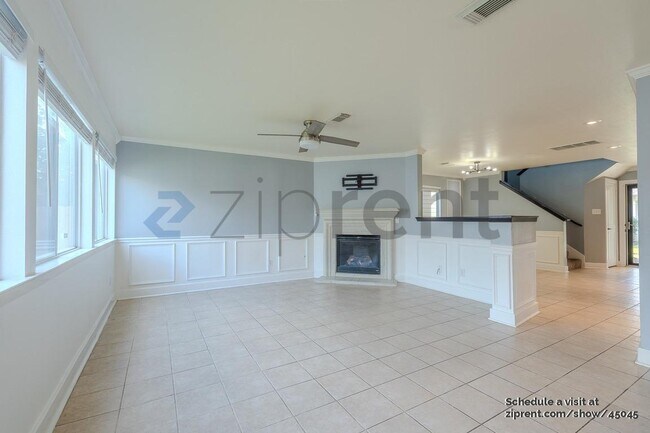 Building Photo - 11944 Chanteloup Dr