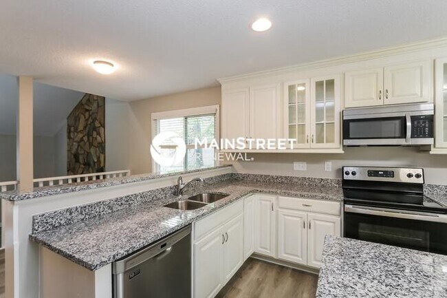 Building Photo - 3 Bedroom Pet-Friendly Home in CHARLOTTE, NC with Main Street Renewal