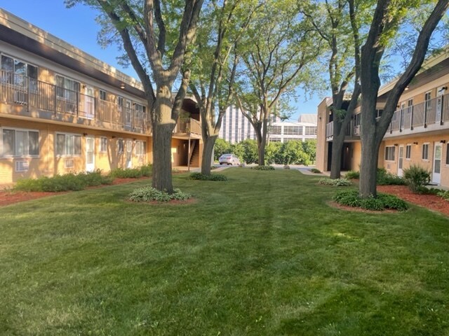 Foto del edificio - 1019 Peterson Ave