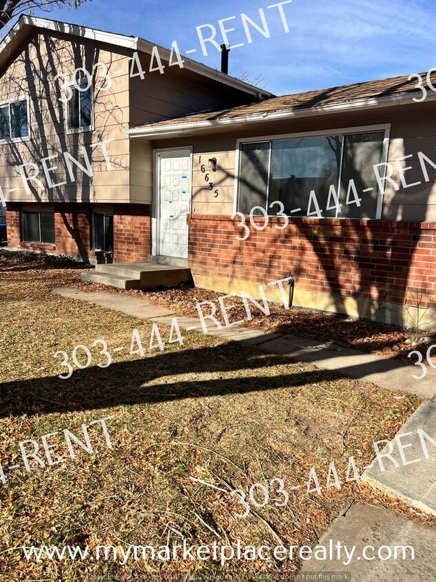 Primary Photo - 3 Bedroom & 2 Bathroom in Aurora