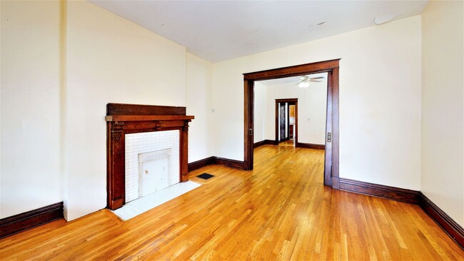 Building Photo - 2074-2078 Summit Street