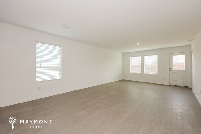 Building Photo - 1027 Birkdale Dr