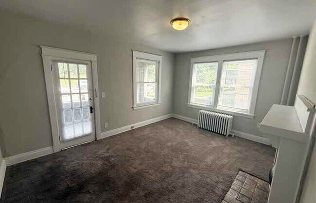 Building Photo - 3027 Clifton Ave