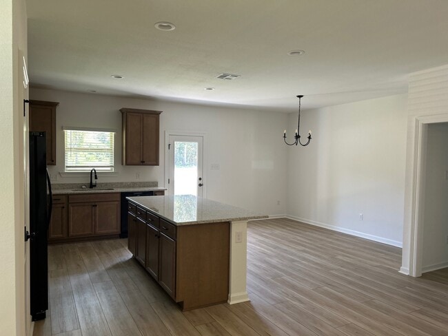 Foto del edificio - 41360 Rosewood Ln