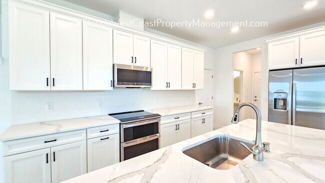 Foto del edificio - OUTSTANDING 3 BEDROOM PLUS BONUS in SIENNA...