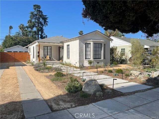 Foto del edificio - 4586 Sunnyside Dr