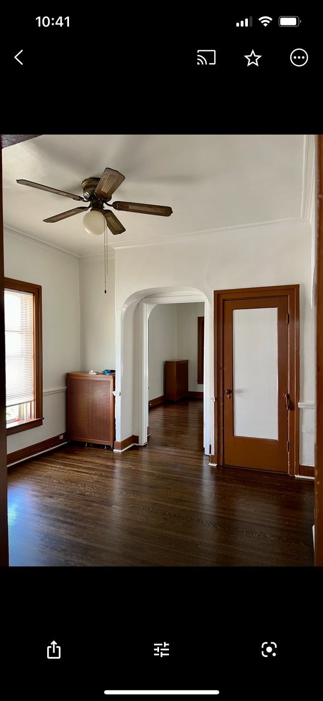 Living room - 426 N Genesee St