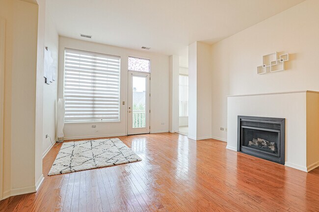 Foto del edificio - 1739 Tudor Ln