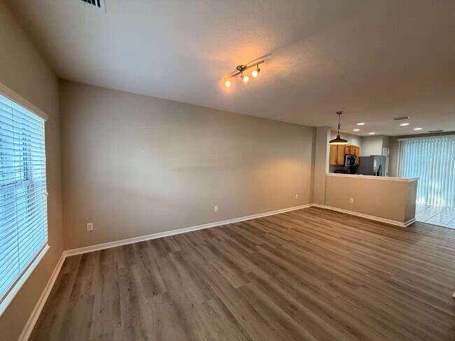 Foto del edificio - NEWLY UPGRADED 2BD/2.5 BATH TOWNHOME IN THE EXCLUSIVE WYNCHASE COMMUNITY!!