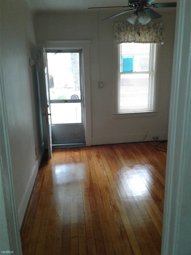 Building Photo - 11561 Lumpkin St