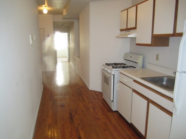 Building Photo - 530 Monroe St