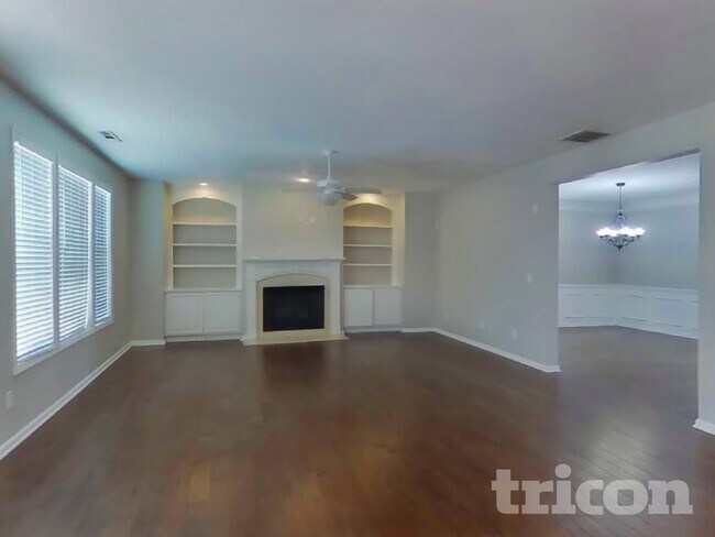 Foto del edificio - 341 Revolution Dr