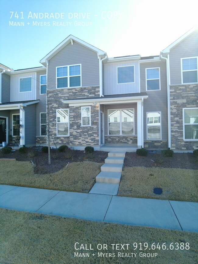 Building Photo - 741 Andrade Dr