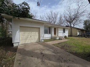 Building Photo - 1307 E Avenue H